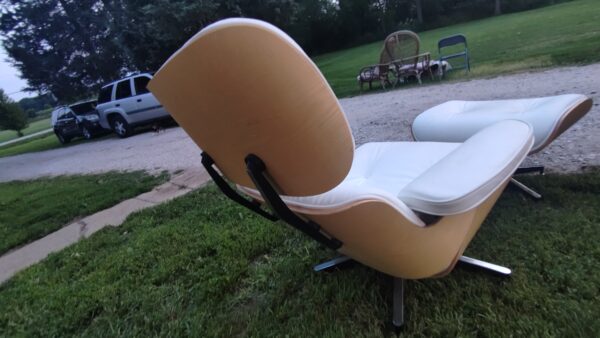 luxurious Lounge Chair with Footstool